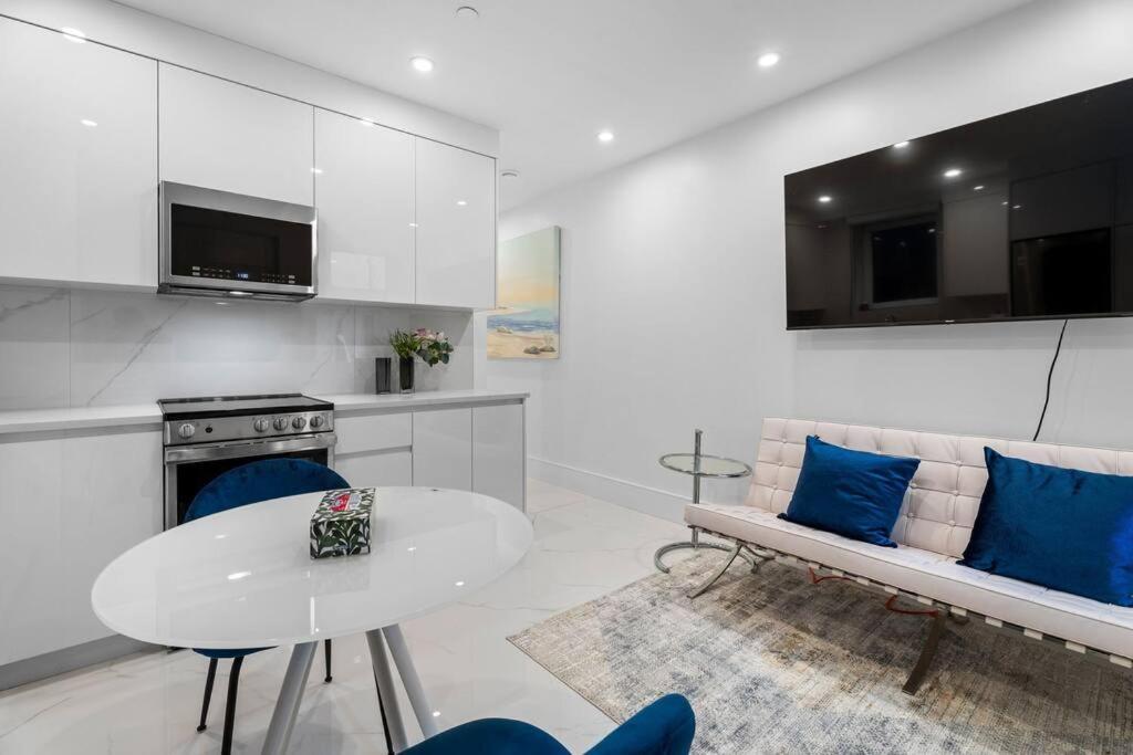 Brand New 2 Bedroom Point Grey Getaway Vancouver Dış mekan fotoğraf