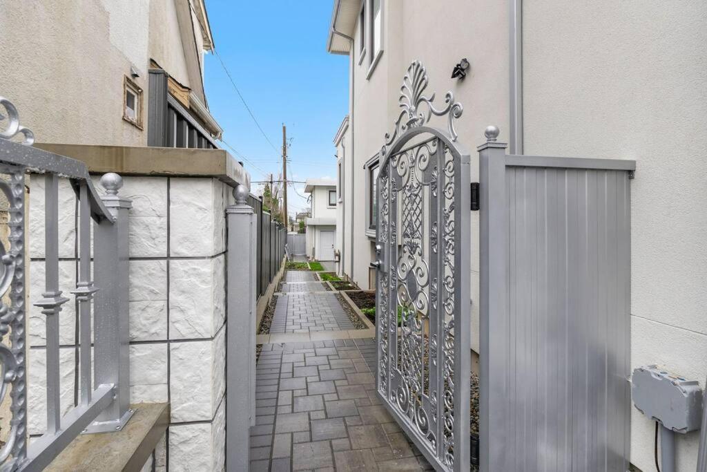 Brand New 2 Bedroom Point Grey Getaway Vancouver Dış mekan fotoğraf