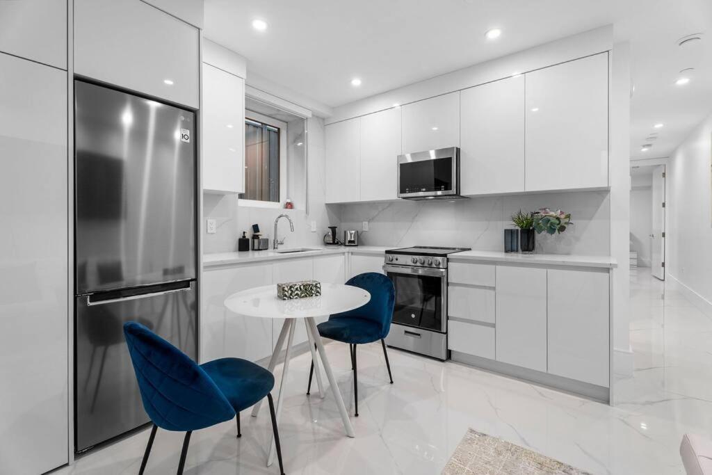 Brand New 2 Bedroom Point Grey Getaway Vancouver Dış mekan fotoğraf